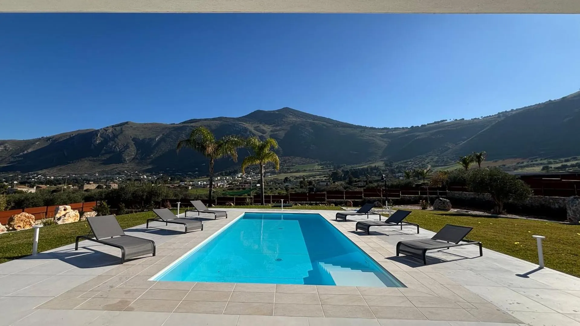 Villa Nanni Contemporary, Pool And Garden Castellammare del Golfo